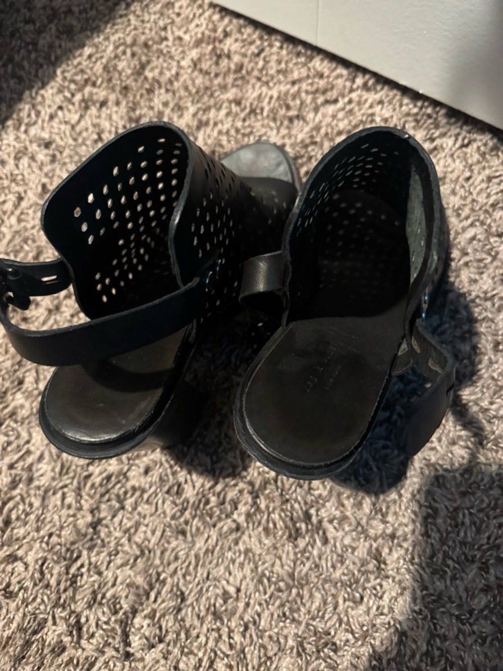 Rag & Bone Wyatt perforated block heel sandal. 38.5 - Picture 5 of 7